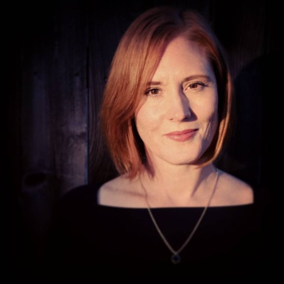 Meet your Posher, Robyn - Picture 1 of 2